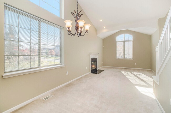 Foto del edificio - 5974 Versailles Ave E