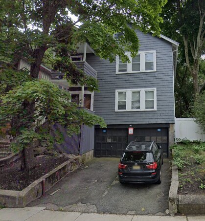 Building Photo - 120 Hillside St