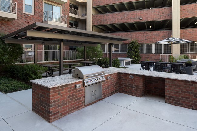 Central Square at Frisco Apartments Frisco, TX