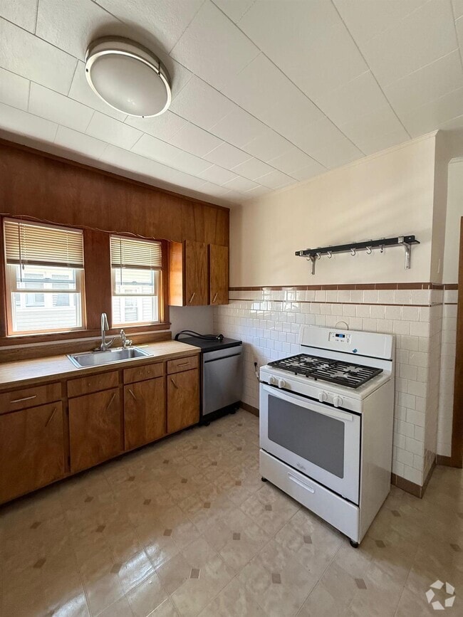 Building Photo - 105 Bromfield Rd