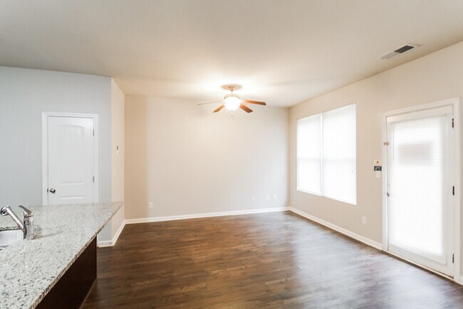 Foto del edificio - 3263 Pennington Dr