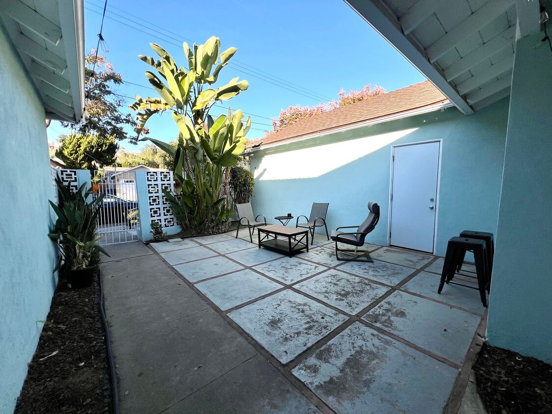 Building Photo - Spacious & Stylish 5-Bedroom Gem Near SDSU!!!