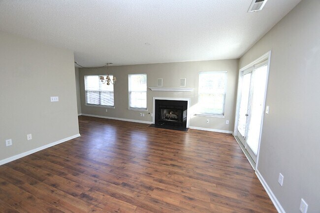 Foto del edificio - 3 Bedroom Home/2 Car Garage  *NW Raleigh L...