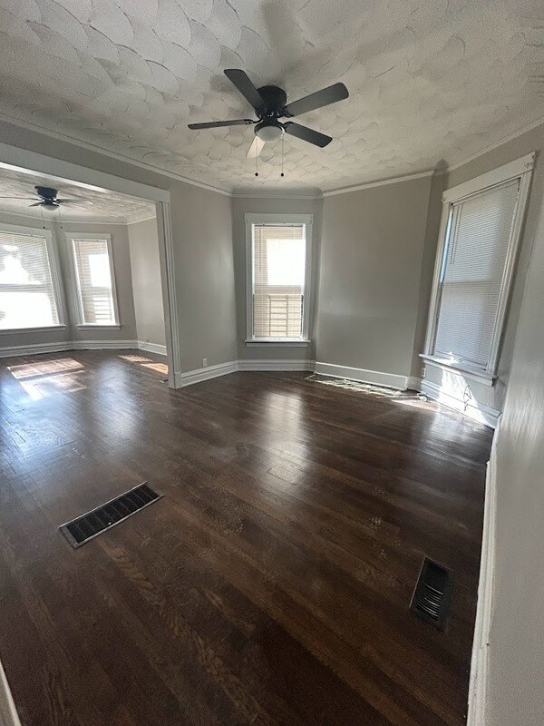 Foto del edificio - 7144 S Union Ave