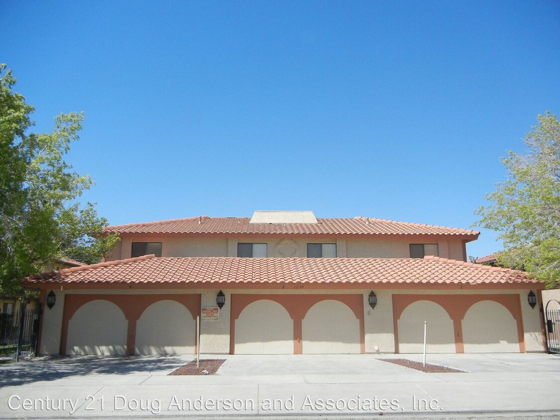 Primary Photo - 1739 W Avenue J15