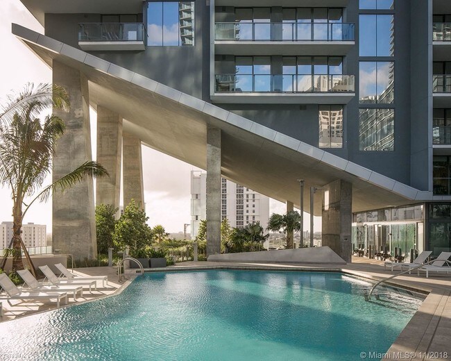 Foto del edificio - 88 SW 7th St