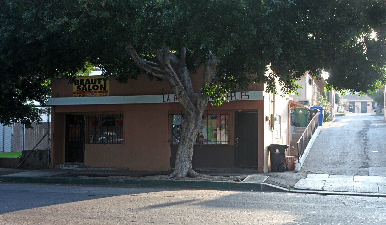 Building Photo - Verdugo Cottages