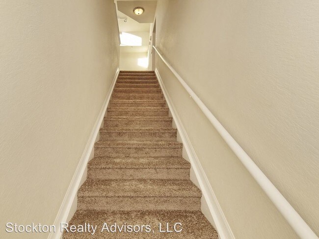 Building Photo - 5560 Rosehill Rd