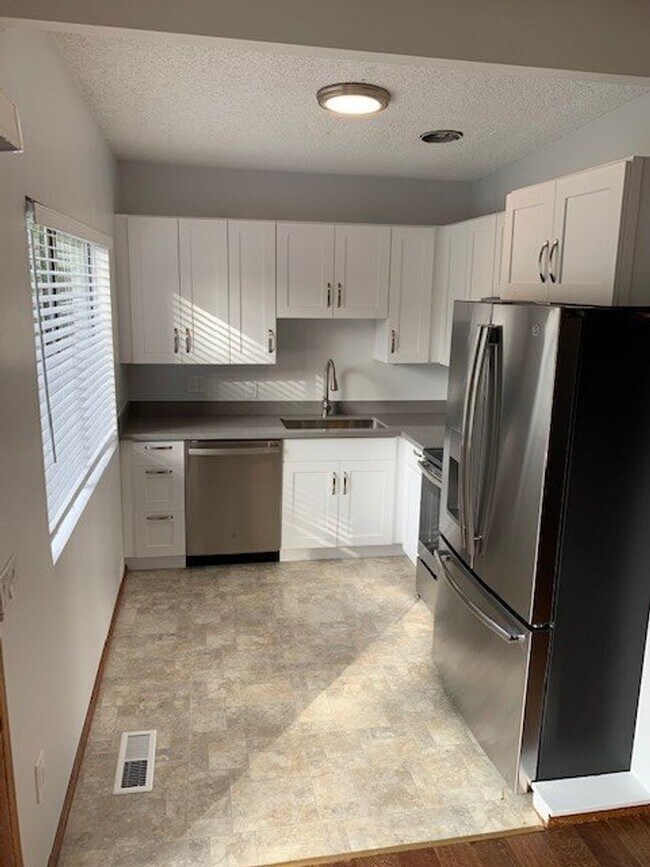 Foto del edificio - Newly Updated Bellevue/Interlake Rambler Home!