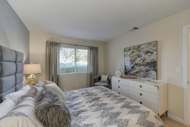 West Oaks Apartment Homes Apartments Lancaster, CA