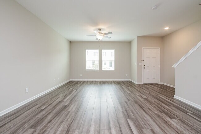 Building Photo - 542 Landing View Dr
