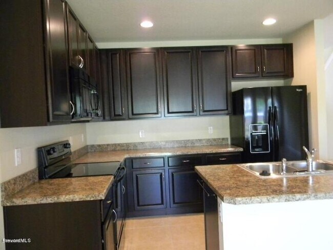 Building Photo - 1395 Lara Cir