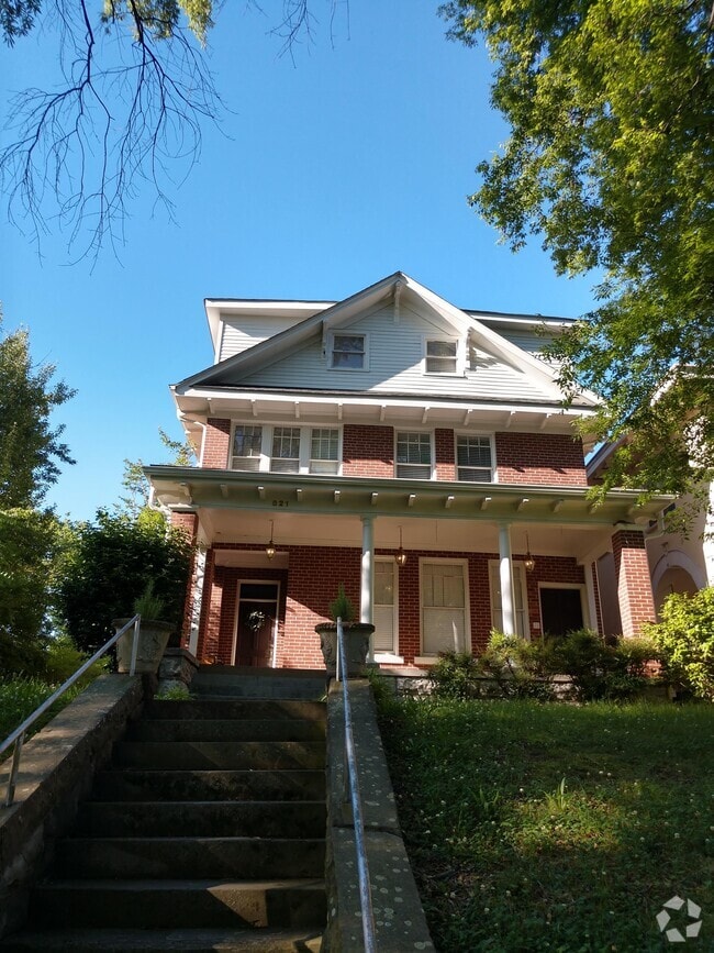 Building Photo - 821 Vine St