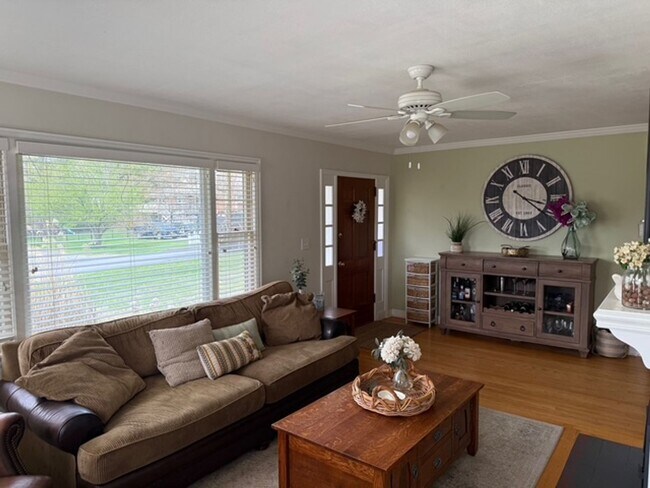 Foto del edificio - Beautiful Single Family Home In The Heart ...