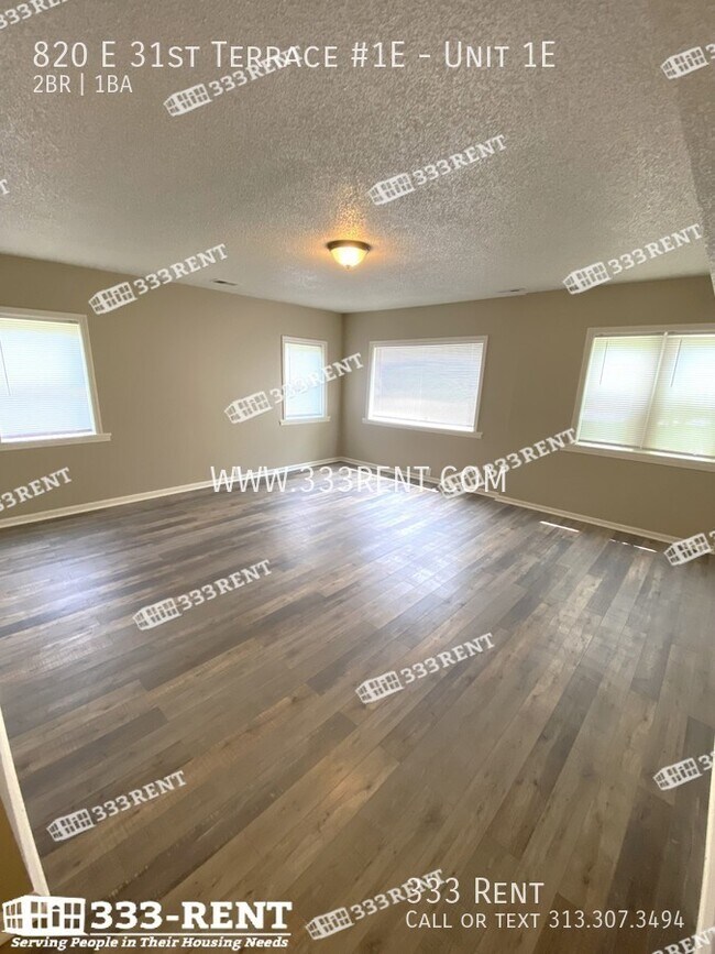 Foto del edificio - Now leasing! Instant cool factor in the ci...