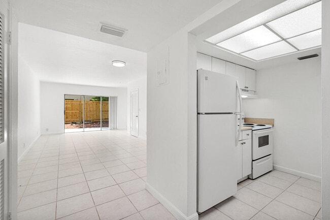 Building Photo - 1783 NW 15th Vista