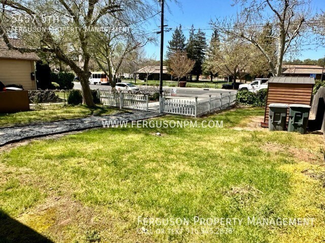 Building Photo - Three Bedroom Home in a Classic Rocklin Ne...