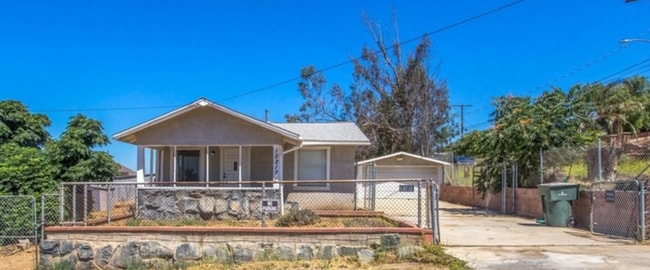 Building Photo - 10217 Yorba St