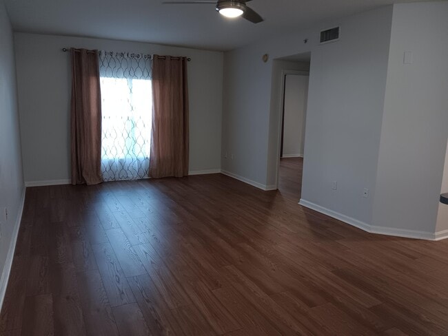 Building Photo - 5050 Fairways Cir