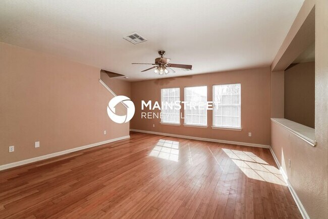 Foto del edificio - 3 Bedroom Pet-Friendly Home in Del Valle, TX with Main Street Renewal