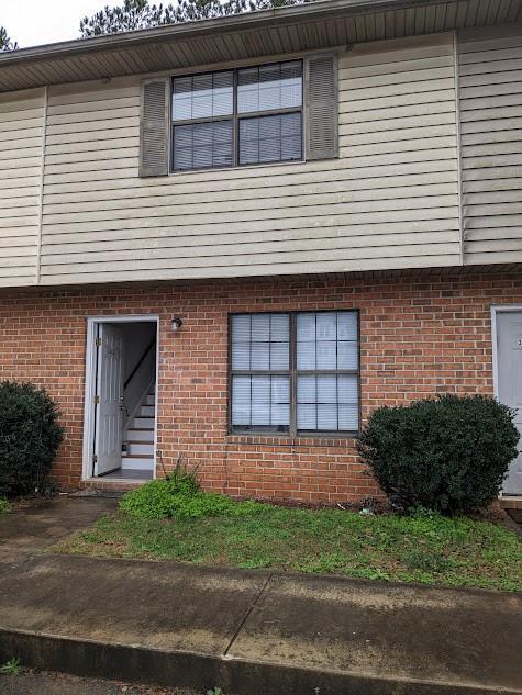 Primary Photo - 3751 Oakwood Hills Dr