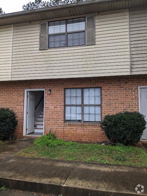 Building Photo - 3751 Oakwood Hills Dr