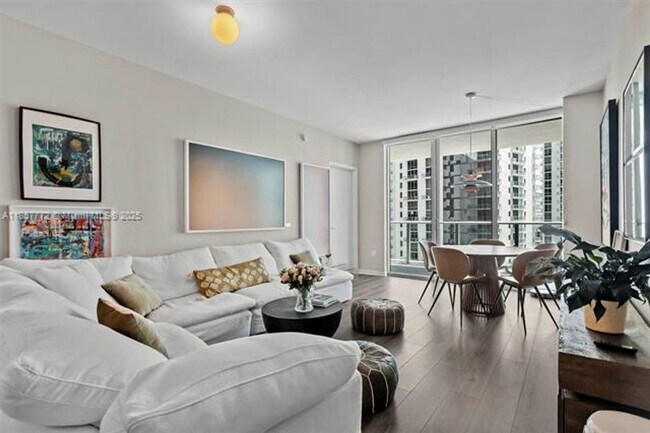 Foto del edificio - 1100 S Miami Ave