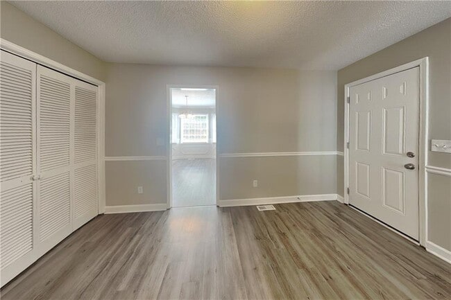 Foto del edificio - 2671 Ashley Dr