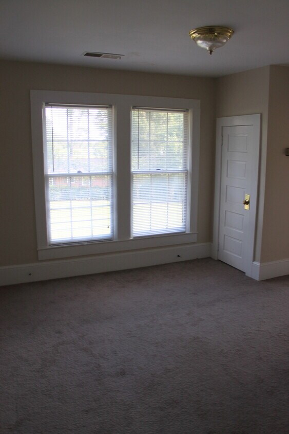 Foto del edificio - 99 Edgewood Avenue Unit 2