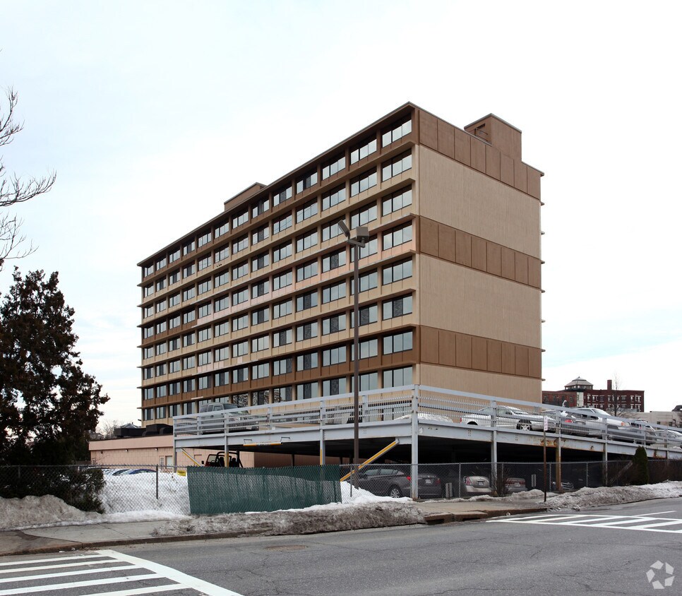Madison Tower Condominimums Apartments 70 Southbridge St Worcester