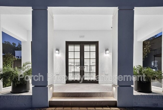 Foto del edificio - 207 E Intendencia St