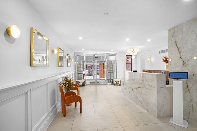 Foto del edificio - 225 Saint Pauls Ave
