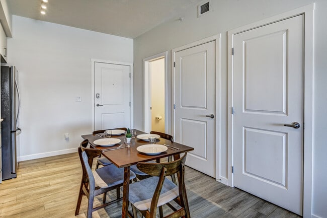Building Photo - 3727 Sage Hill Dr NW