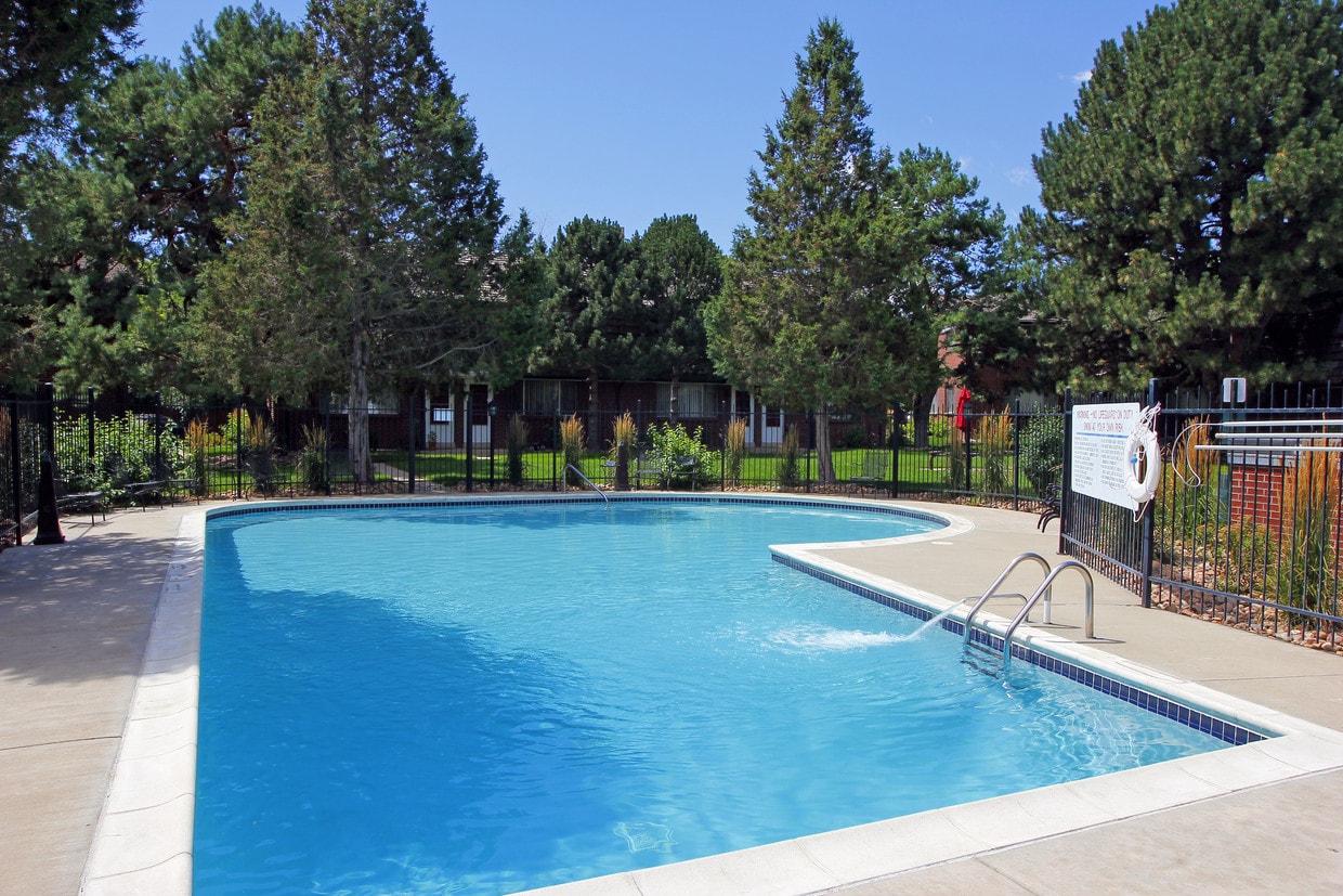Primary Photo - Applewood Gables Townhomes