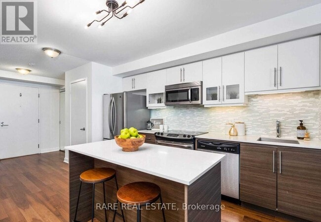 Building Photo - 1169 Queen St W