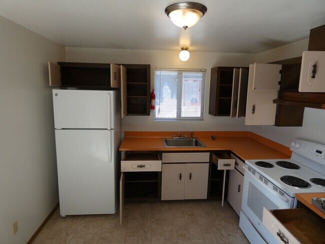 Foto del edificio - 1036 W 13th - 4 Bedroom with Mountain Views