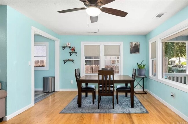 Building Photo - Charming 3-Bedroom Downtown Home with Back...