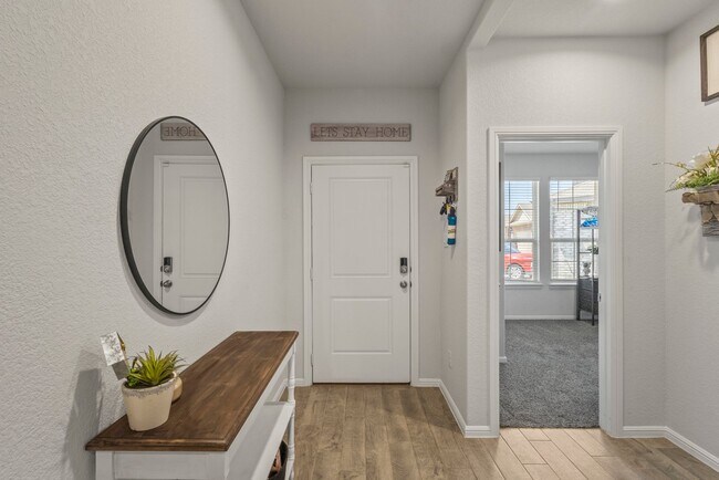 Foto del edificio - 5405 N Wind Ln