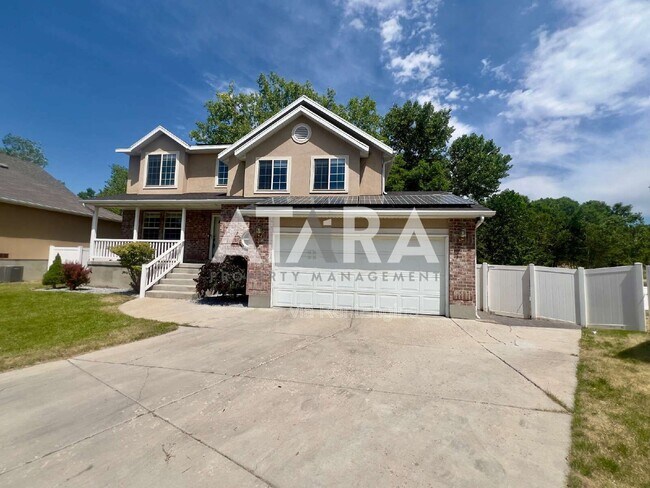 Building Photo - 11837 Sunrise View Dr