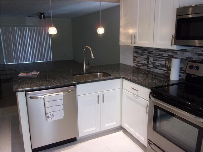 Foto del edificio - 132 E Cypress Ct
