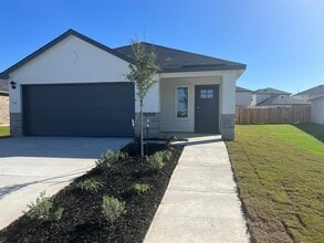 Building Photo - 112 Raymondville Path