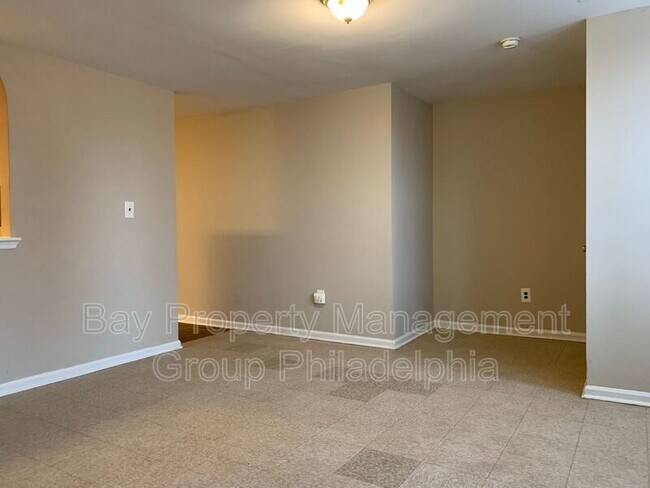 Foto del edificio - 3035 Frankford Ave