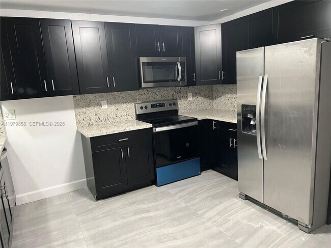 Foto del edificio - 7520 NW 44th Ct