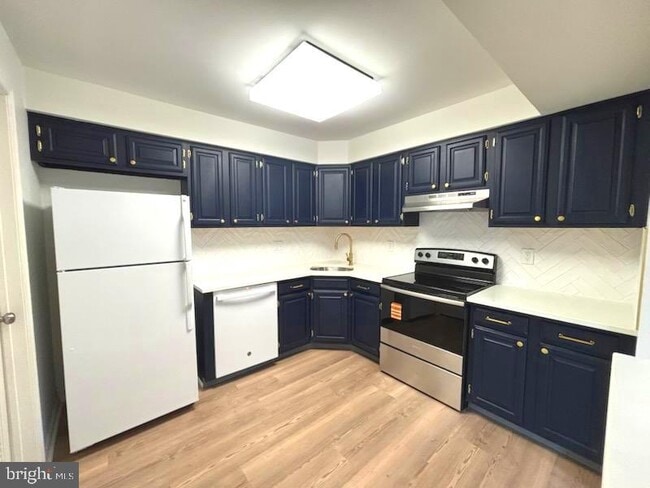 Building Photo - 5 Neville Ct