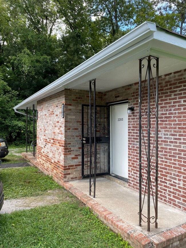 Building Photo - 2201-2203 Gilbert St
