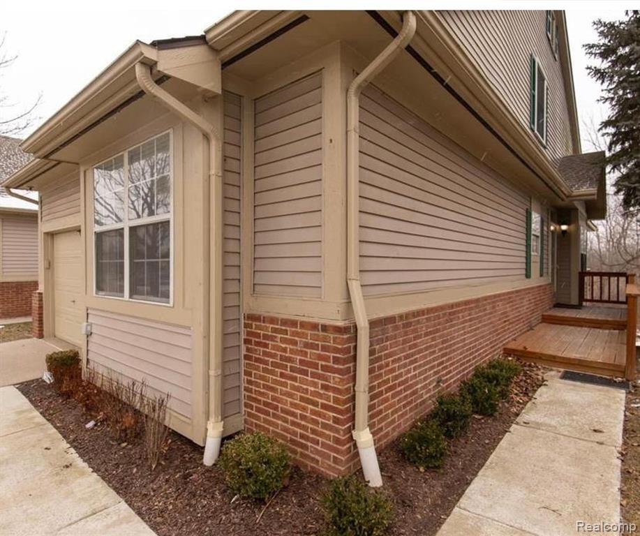 Primary Photo - 41883 Cantebury Dr