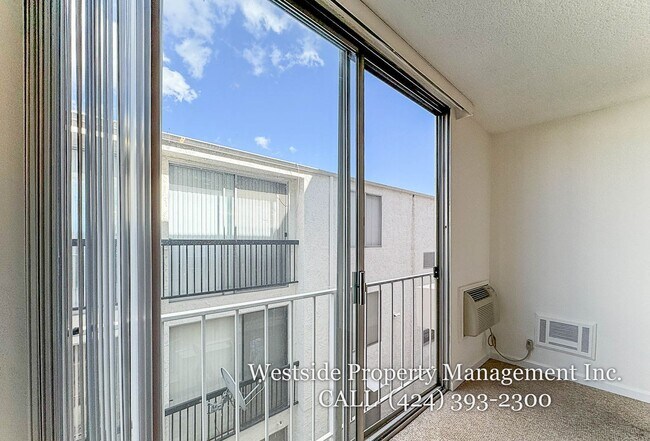 Foto del edificio - 11645 Montana Ave