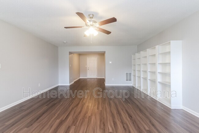 Building Photo - 5545 Rambling Dr