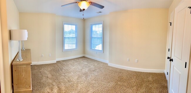 Building Photo - 202 Treyson Ln