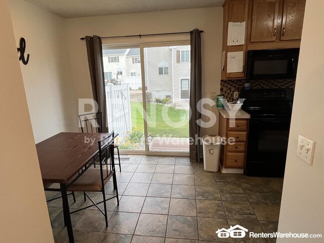 Foto del edificio - 2 Bed/1.5 Bath Townhome in Apple Valley